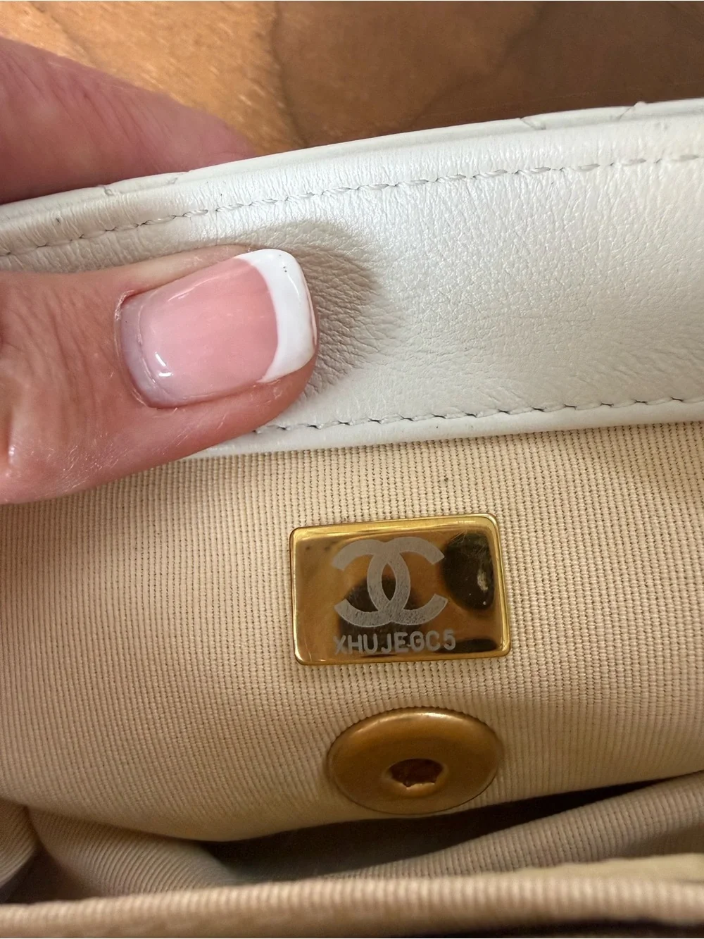 CHANEL authentic 22s